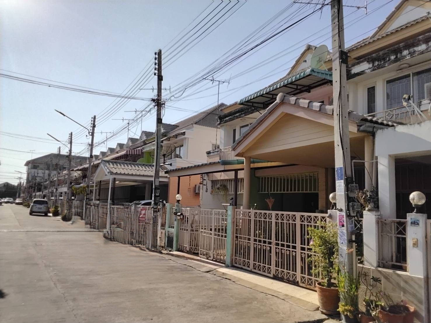 มบ.กรุงศรีซิตี้ ขายบ้านใกล้เซ็นทรัลอยุธยา เส้นหลังโลตัส 2 ชั้น 18 ตรว. สวยมาก